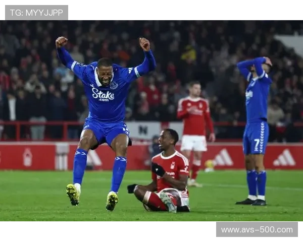 埃弗顿2-0客胜诺丁汉森林，加纳与巴里进球助球队脱离降级区