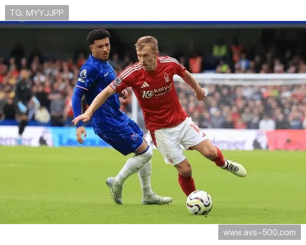 保级关键战：利兹联与诺丁汉森林同积26分，狭路相逢